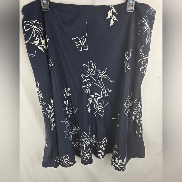 NWT Lauren Ralph Lauren Floral Navy 100% Silk Skirt Sz XL - Picture 4 of 8